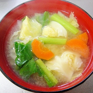 キャベツと人参小松菜の味噌汁